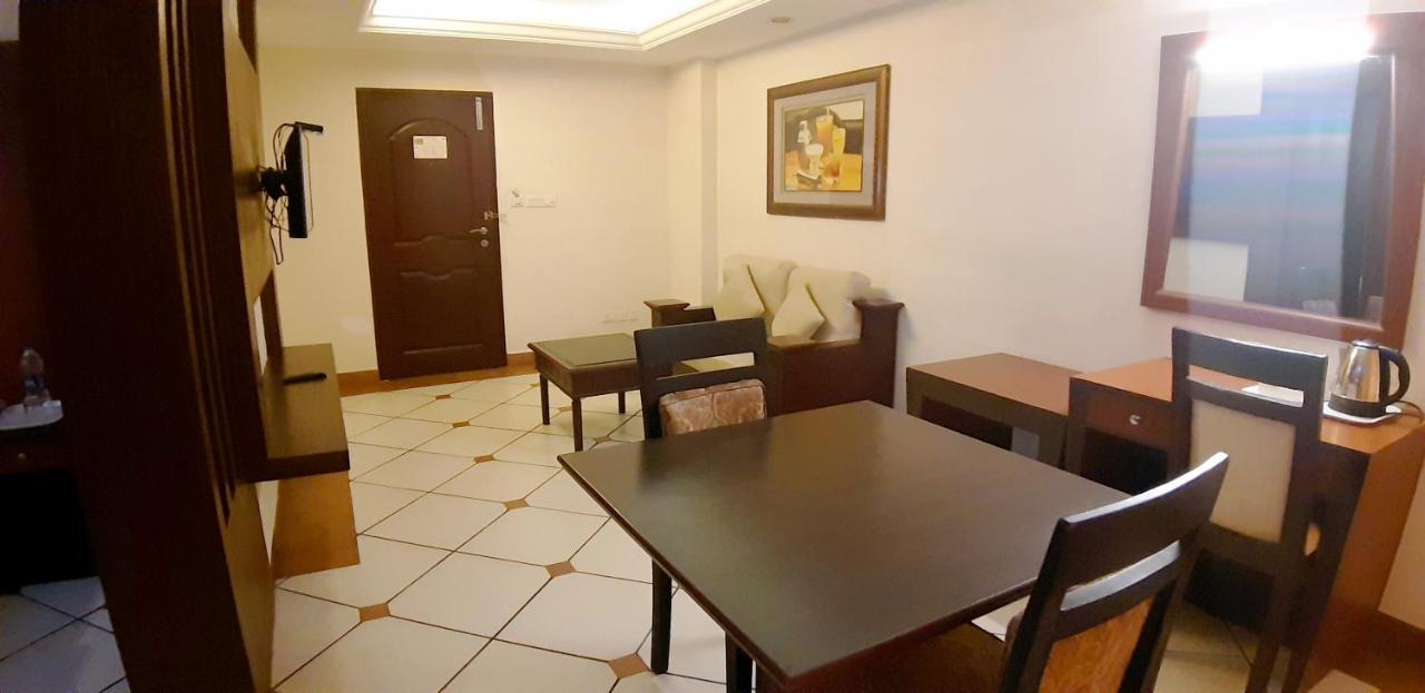 Emarald Hotel Cochin Kochi Dış mekan fotoğraf