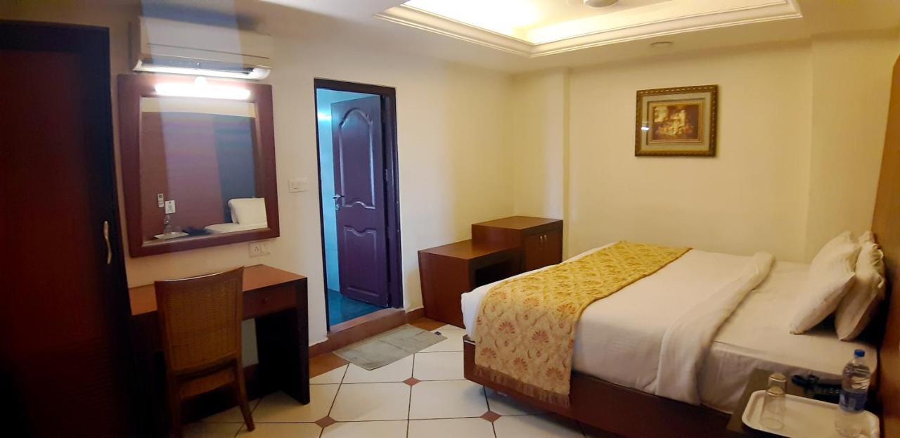 Emarald Hotel Cochin Kochi Dış mekan fotoğraf