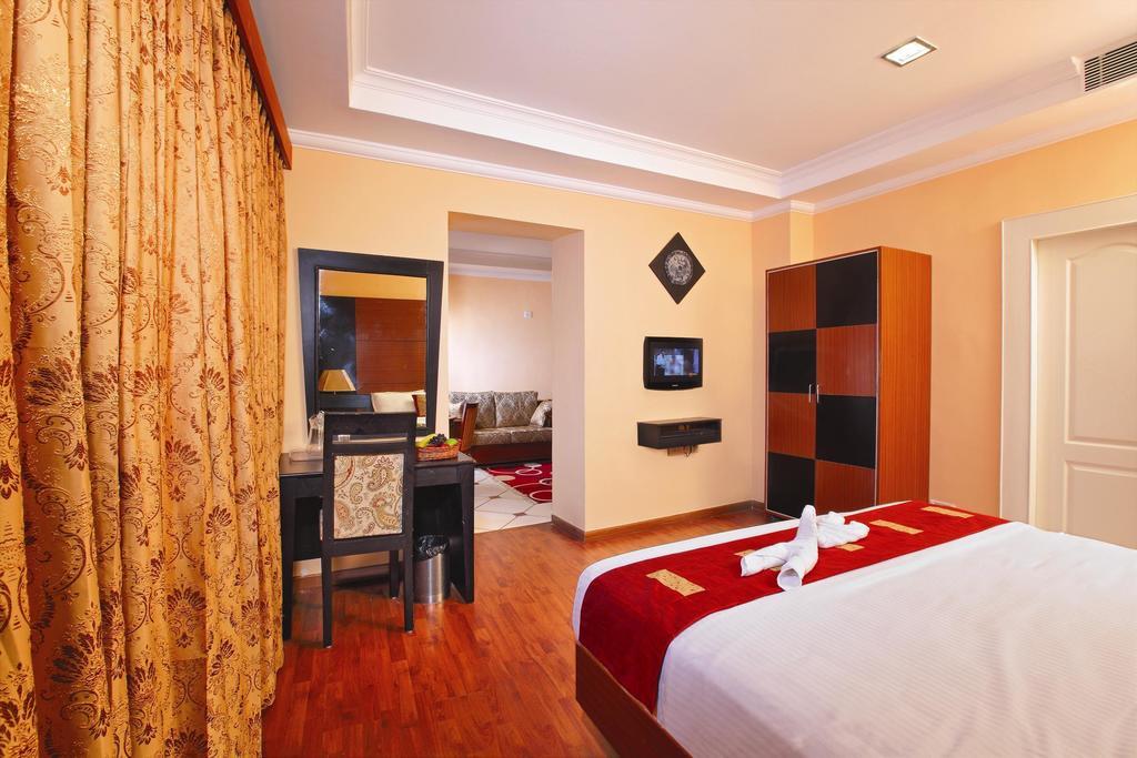 Emarald Hotel Cochin Kochi Dış mekan fotoğraf