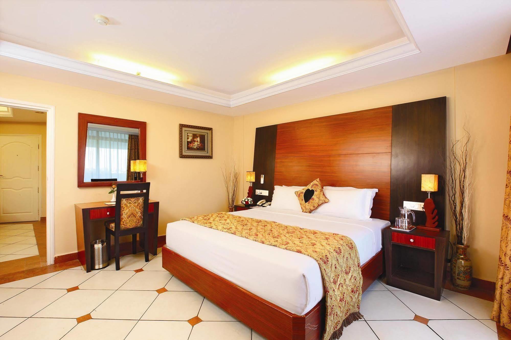 Emarald Hotel Cochin Kochi Dış mekan fotoğraf