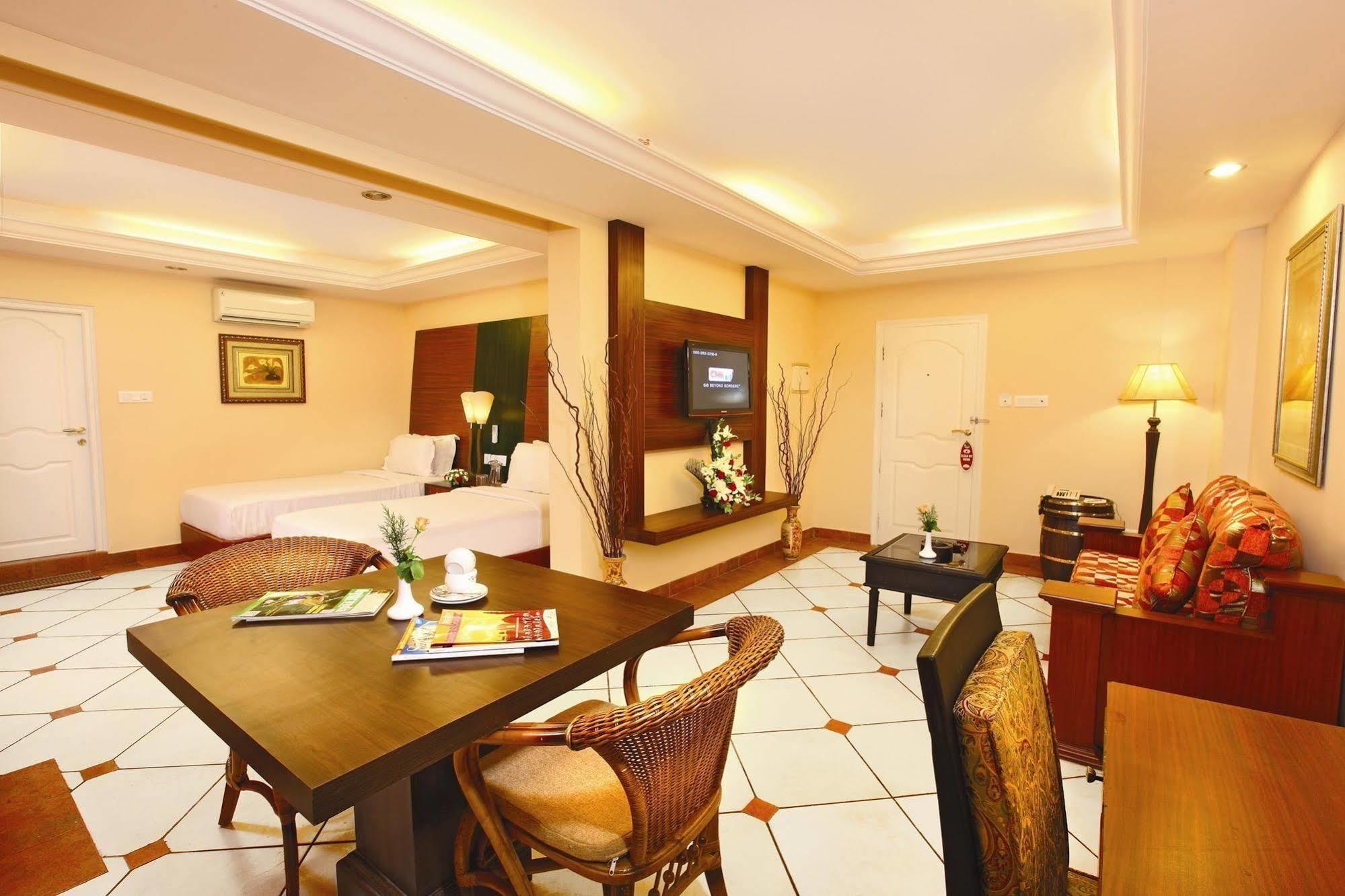 Emarald Hotel Cochin Kochi Dış mekan fotoğraf